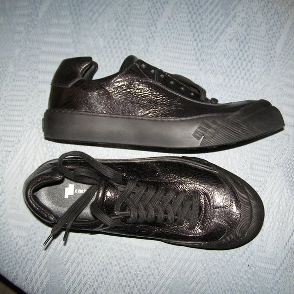 NEW 🖤 Cinzia Araia Black Crackled Low Top Sneakers 9 - Picture 8 of 13